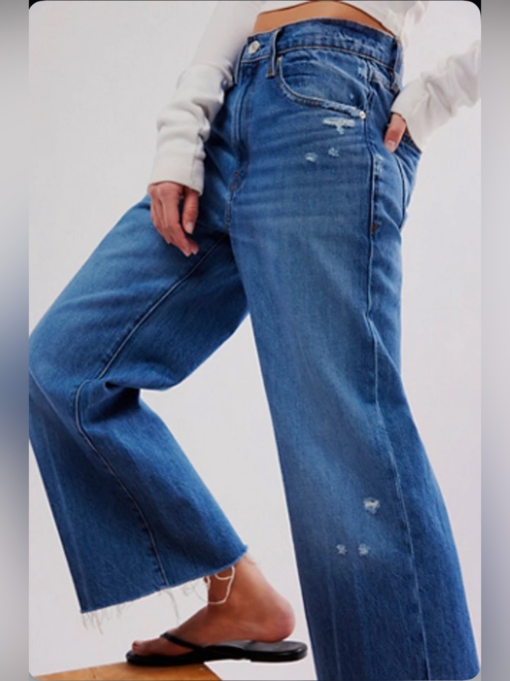 FRAME JEANS | The Relaxed Straight Leg Distressed